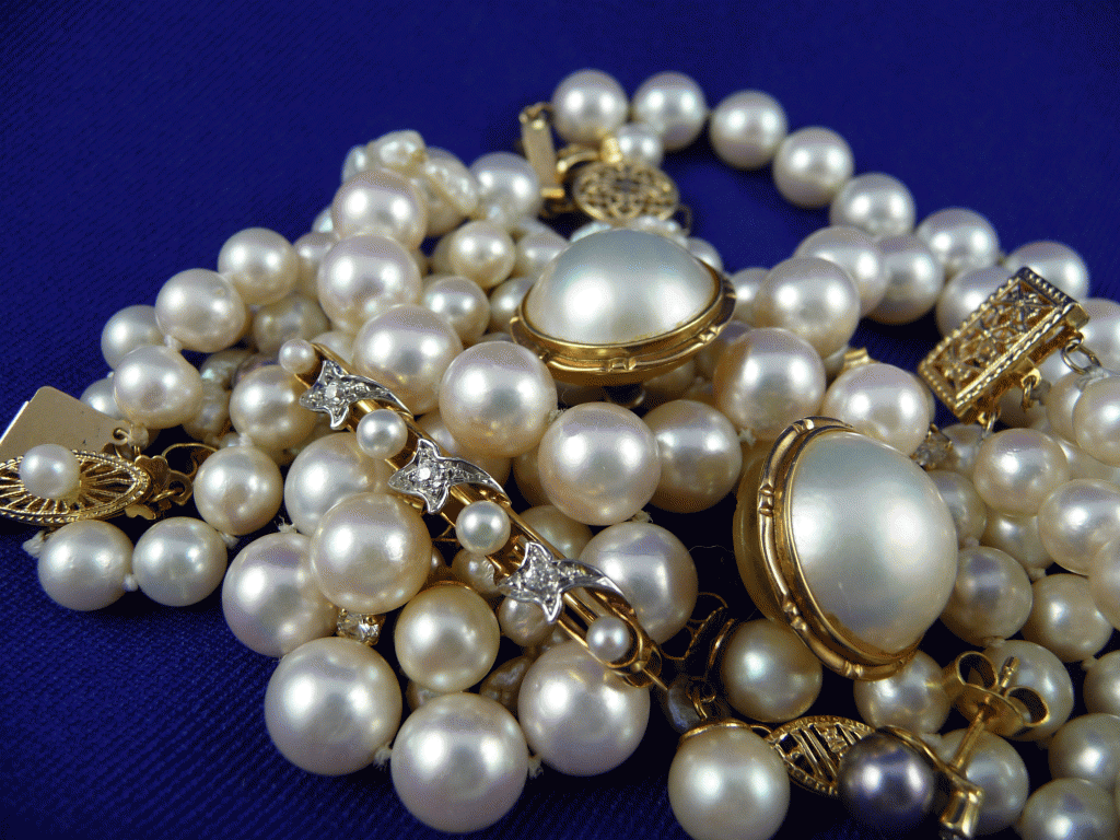 Macro, Pearls