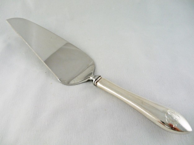 Engraved-Cake-Knife