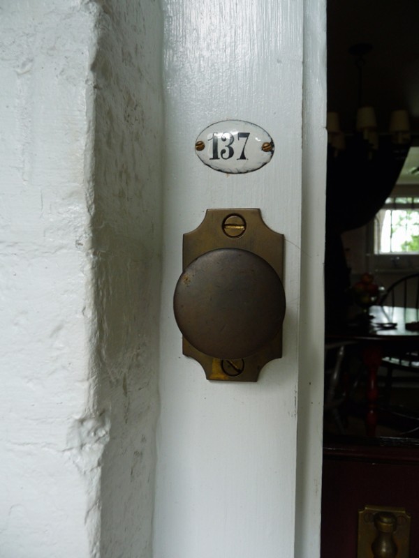 Doorknob-and-Number