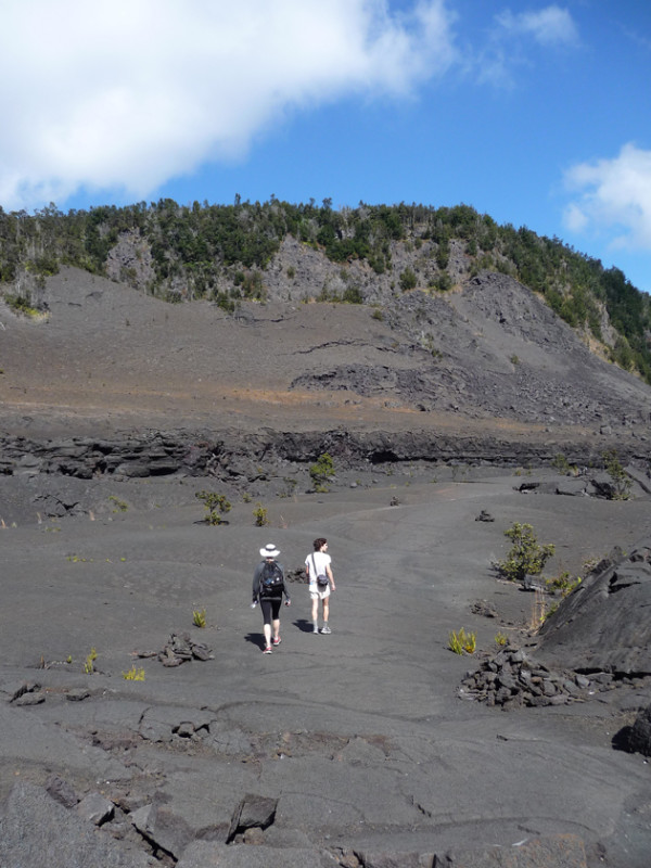 The-Crater-With-Hikers