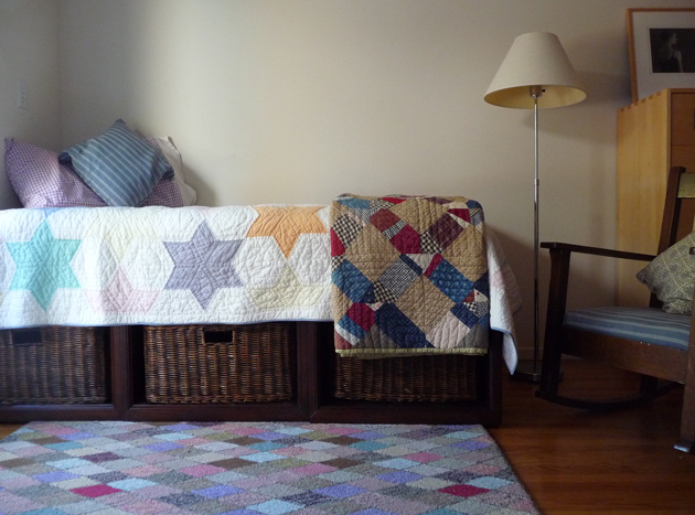 Studio-Daybed-with-Quilt