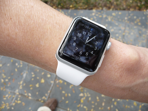 Aluminum-Apple-Watch-with-White-Strap