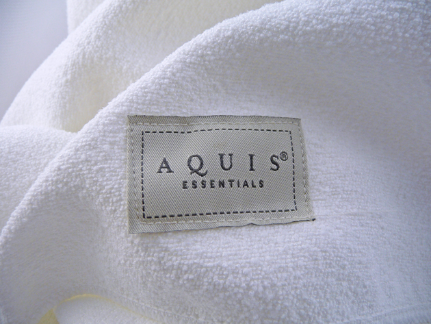 Aquis-Microfiber-Towel