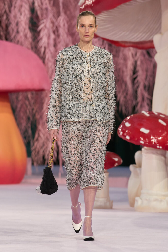 New Chanel tweed suit by Matthieu Blazy