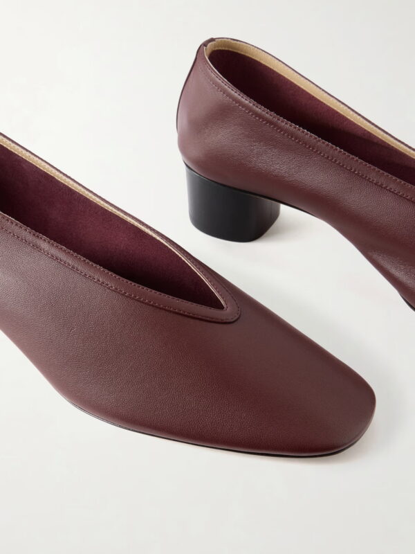 Brown pumps with a v-vamp